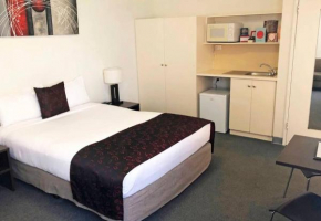 studio 105 Gouger city apartment with parking and two beds